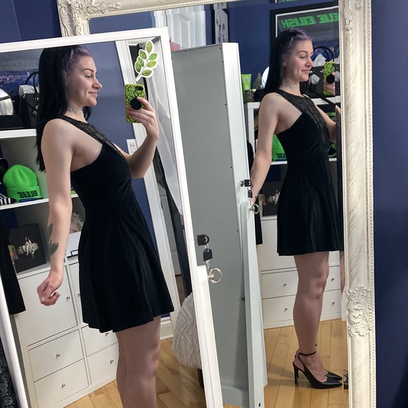 GORGEOUS Black Buffalo David Bitton Mini Dress with Leather&Lace Detailing - Picture 4 of 11